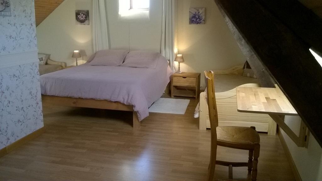 Hotel La P'tit' Fugue La Bouexiere Habitación foto